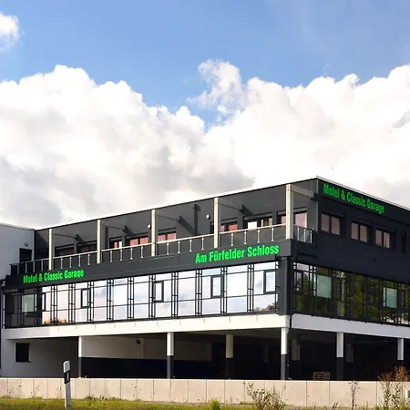 Am Fuerfelder Schloss 3*