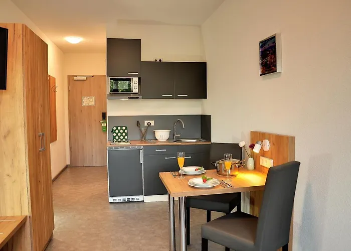 Am Fuerfelder Schloss 3*