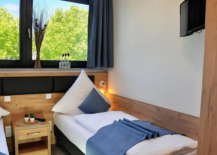 Am Fuerfelder Schloss 3*